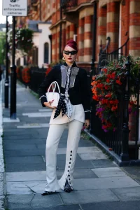 MjE3OTM1Mzg3MzAwMDc5MjA2