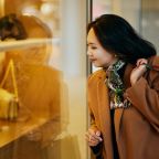 luxury brands in China, international brands, Chinese market, luxury retail, market entry challenges, consumer behavior, brand localization, digital marketing in China, e-commerce in China, luxury market trends